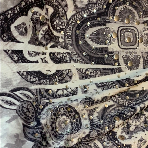 Super cute flowy dress - Picture 2 of 3